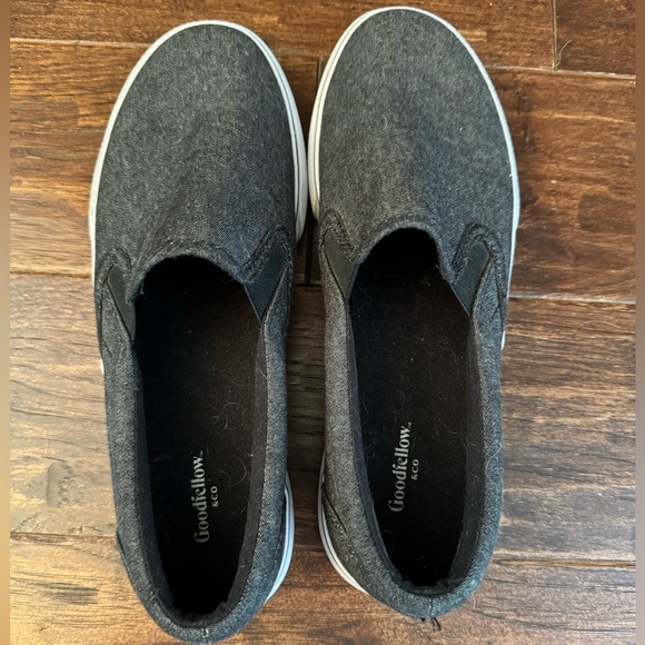 Mens gray slip on Goodfellow & Co loafers size 8. - Picture 3 of 5